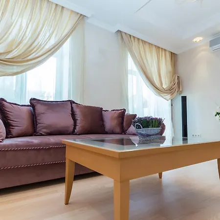 Daire Vip Apartment In Minsk *